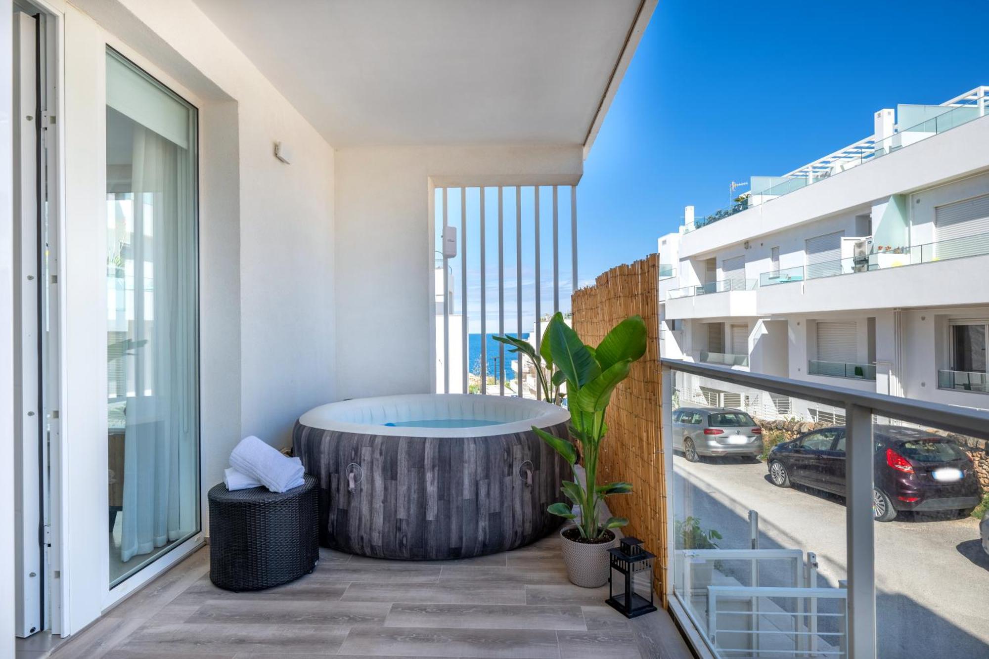 Exclusive Deluxe Apt Up To 6 People & Heated Tub Polignano a Mare Kültér fotó